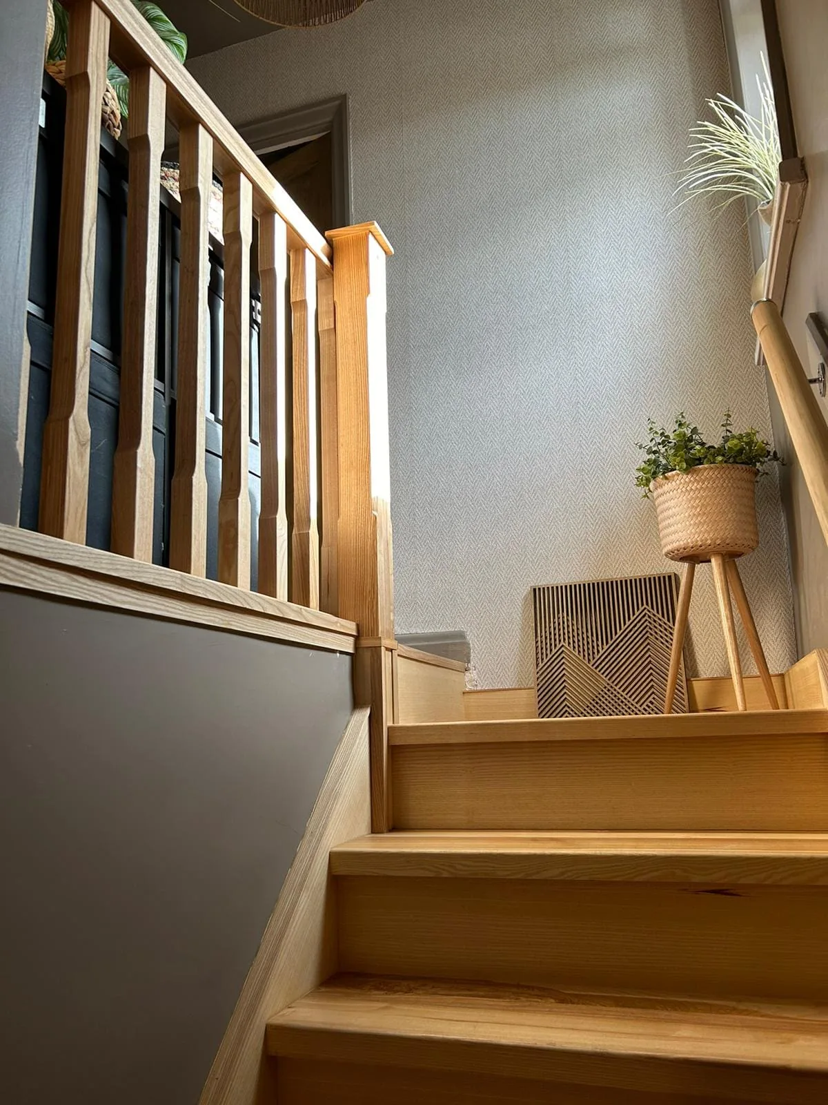 Natural oak finish